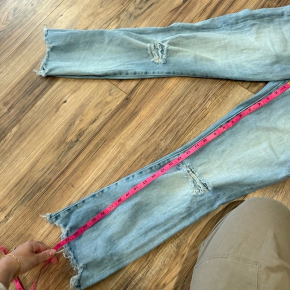 Mother Denim The Hustler Ankle Chew Jeans in Petal Pucker - Picture 9 of 13